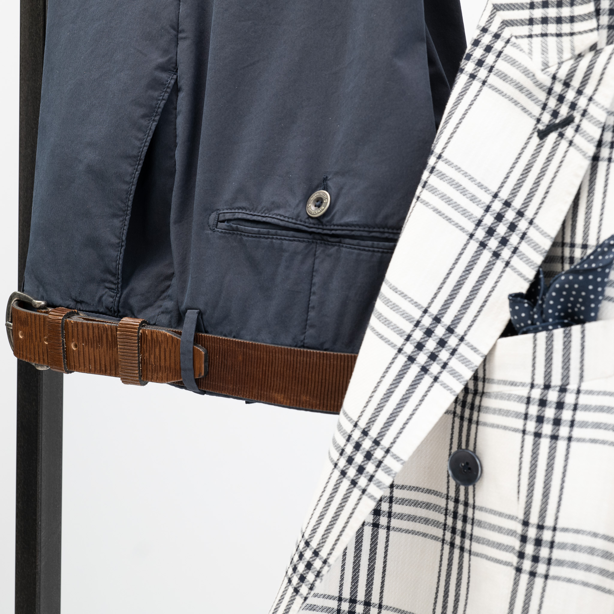 Collezione Estate: abito su misura in tessuto leggero, look 2