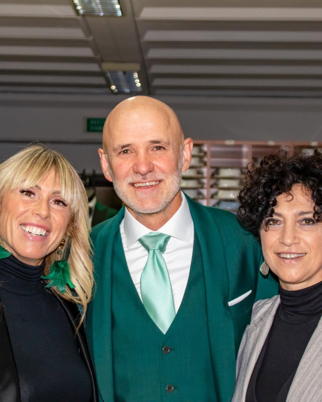 Gala degli sposi 2025: sposo in sfilata con abito su misura, dettaglio evento 1