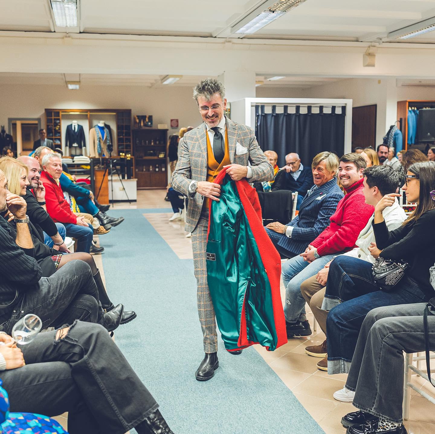 Sartoria au parfum: abito da cerimonia e profumo, dettaglio evento 1